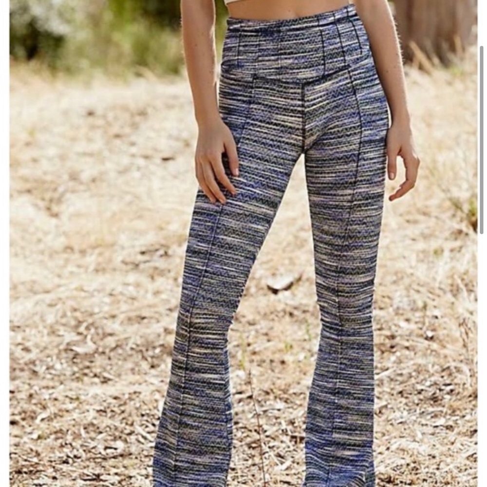 Free People On It Flare Leggings Blue XS New - Picture 2 of 7